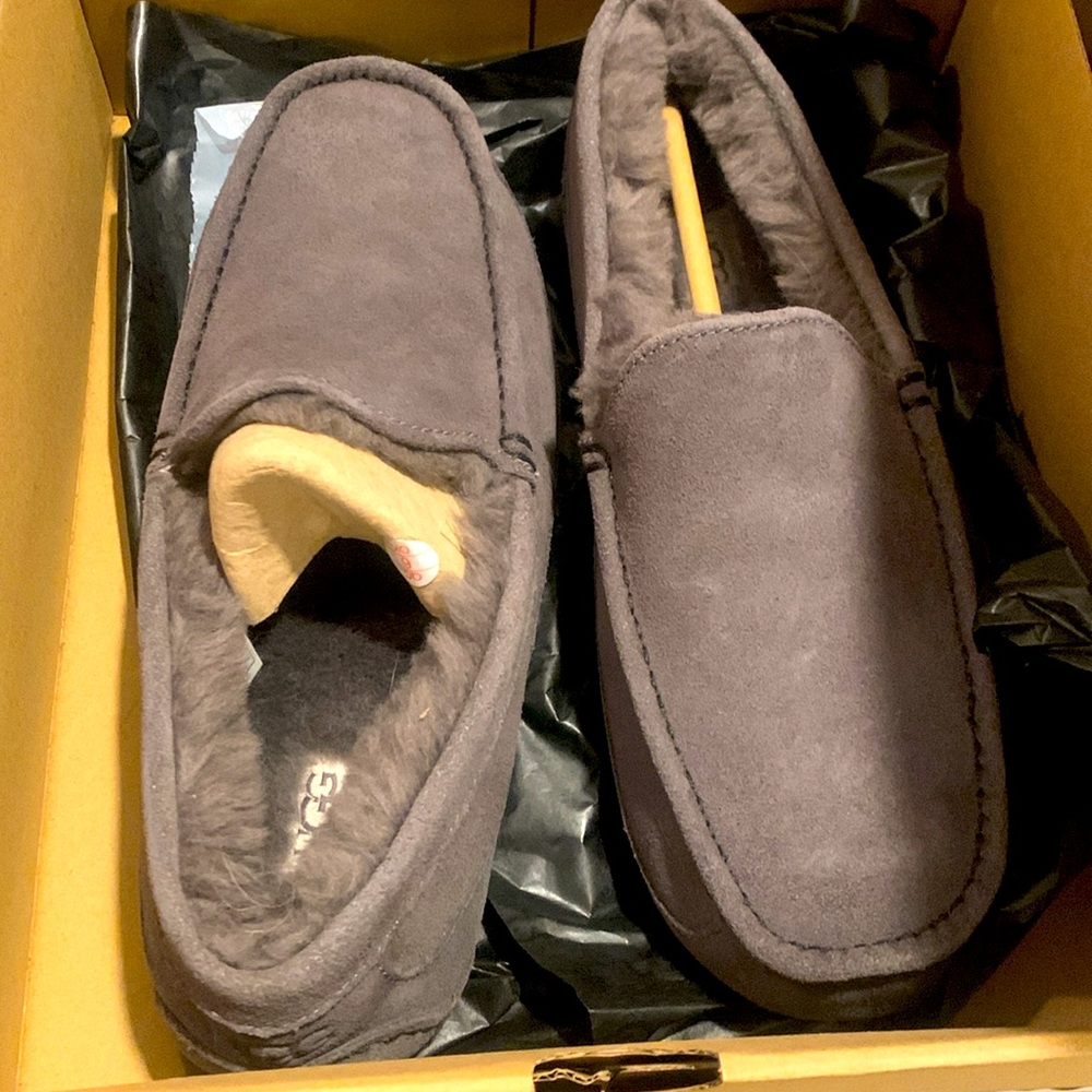 UGG Ascot men’s slippers gray on gray size 10 M